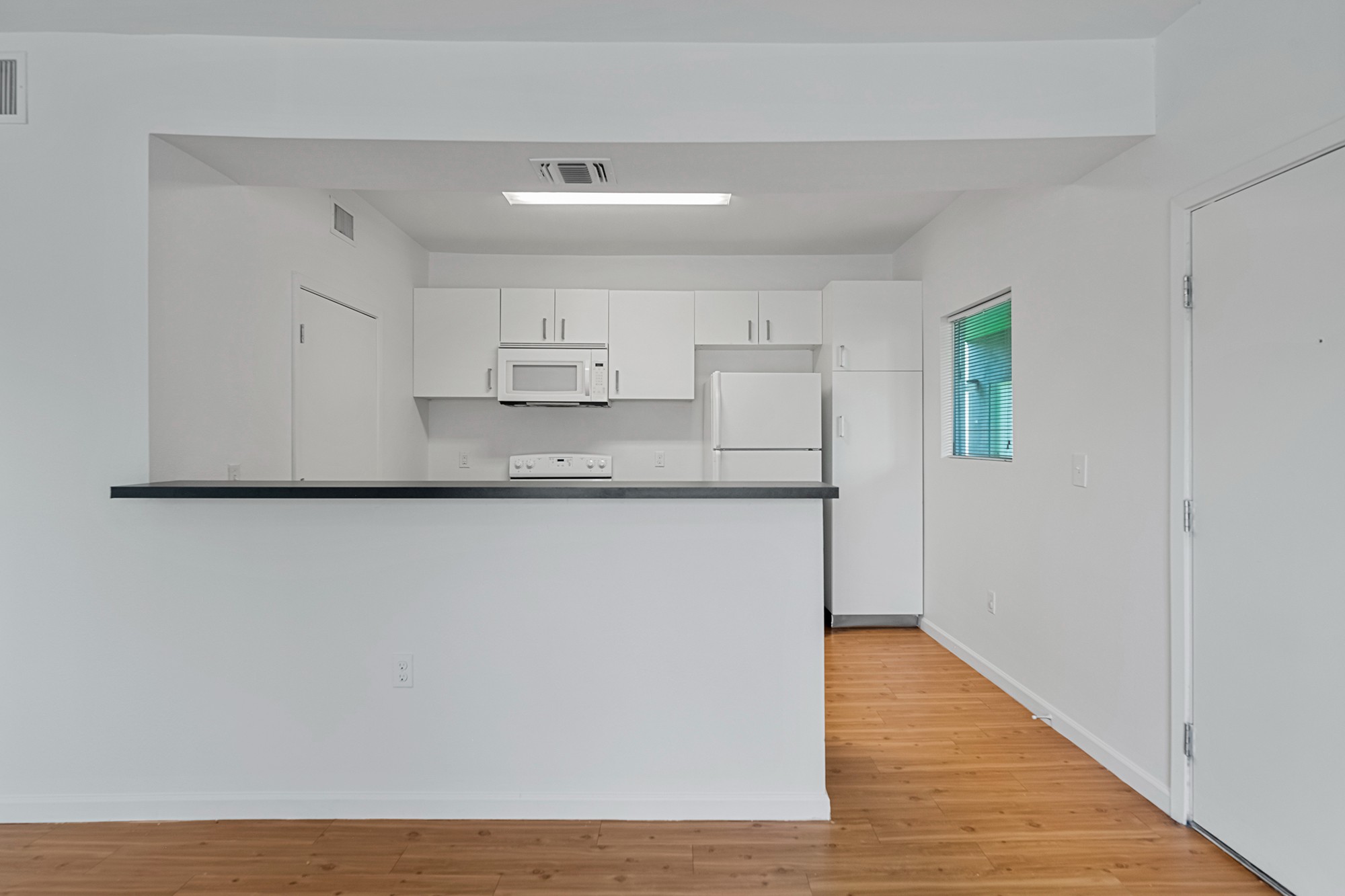 Green Spring Apartments near TXST unfurnished kitchen