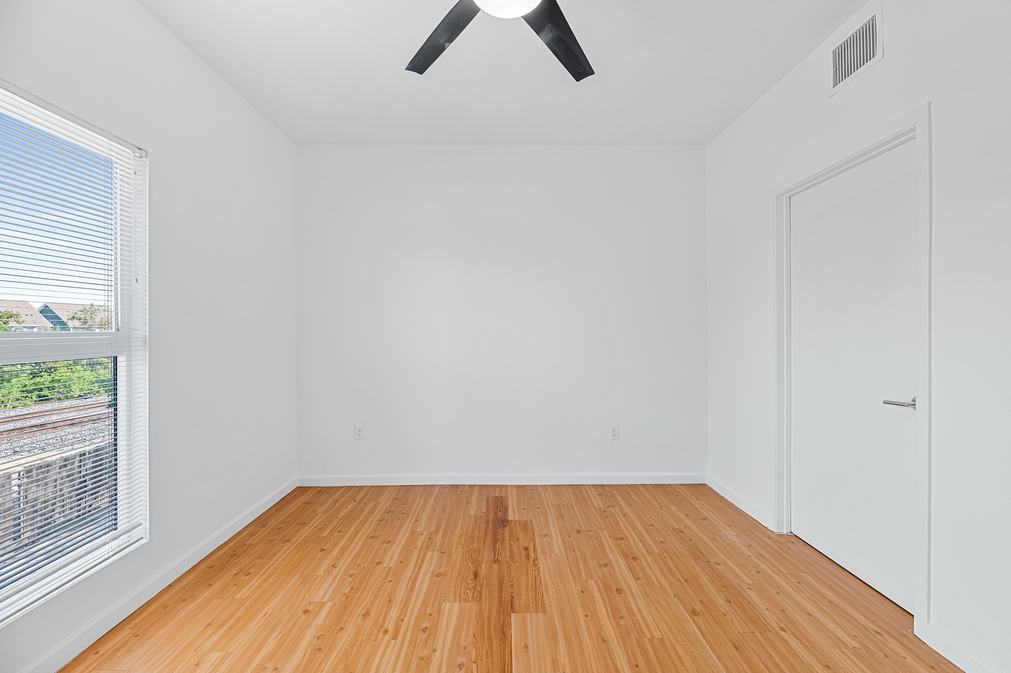 Green Spring Apartments near TXST unfurnished private bedroom