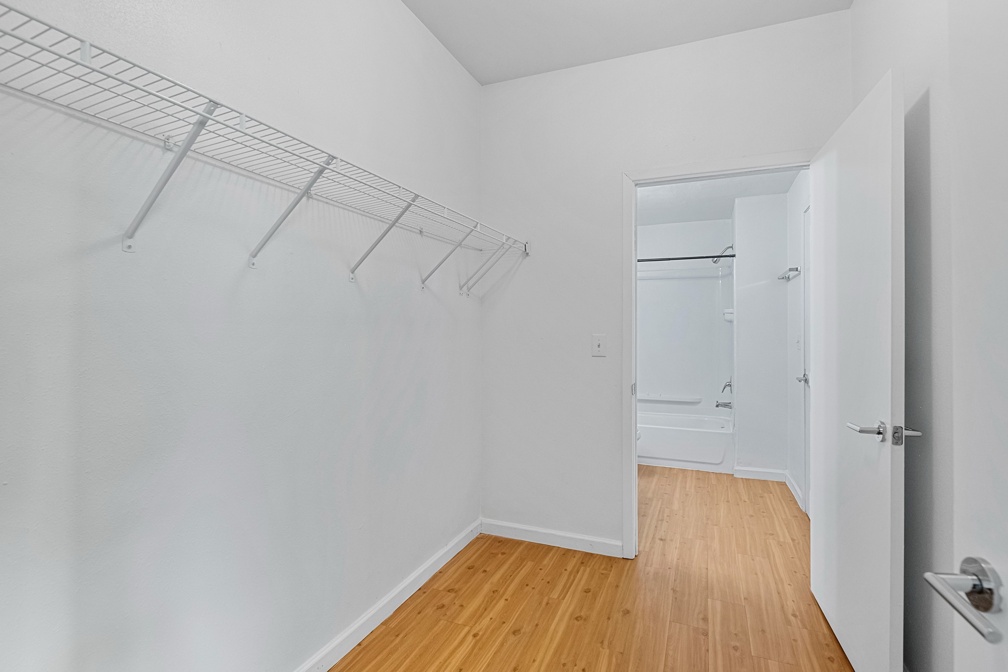 Green Spring Apartments near TXST walk-in closet and private bathroom